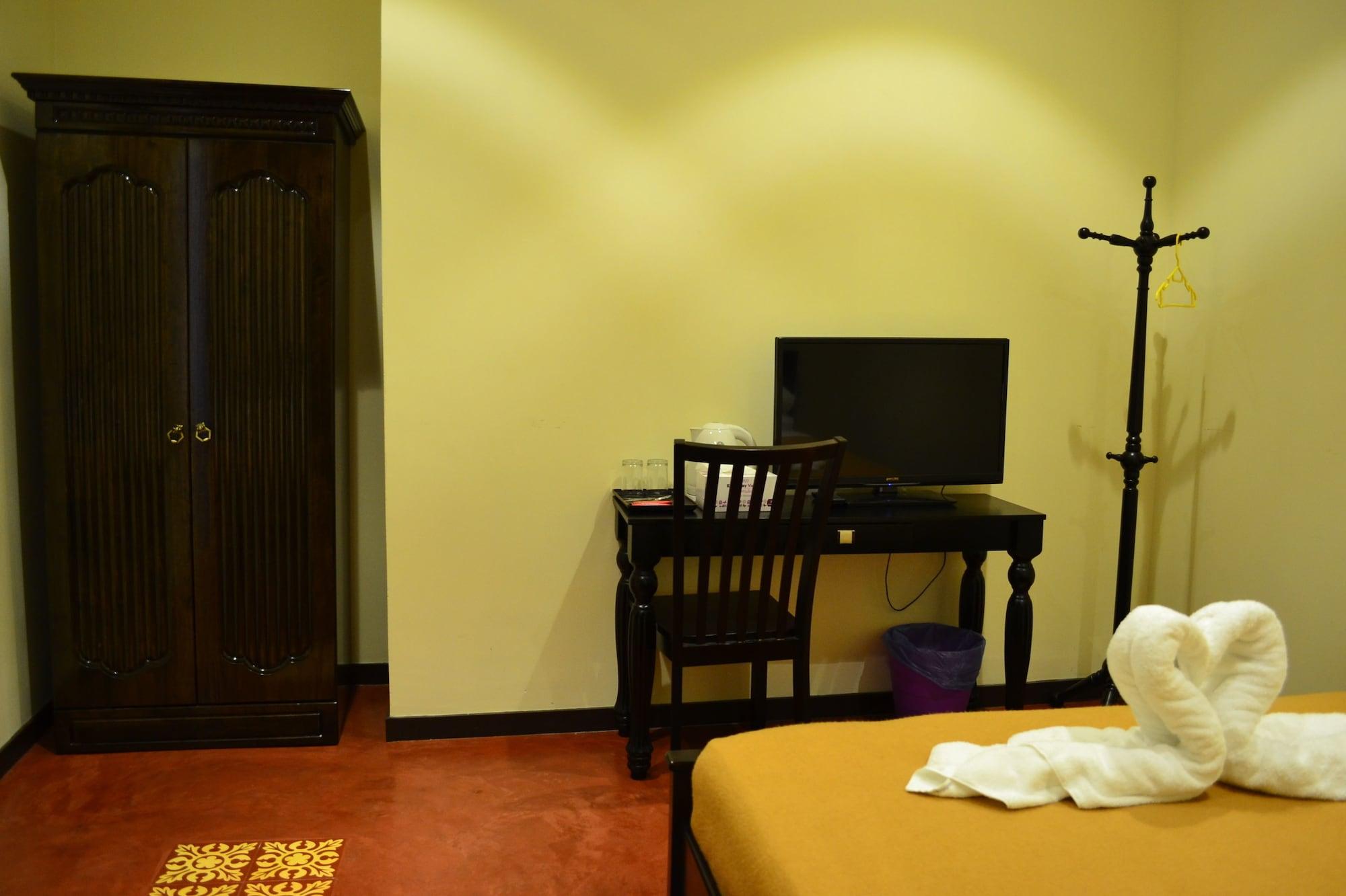 The Sovereign George Town Buitenkant foto